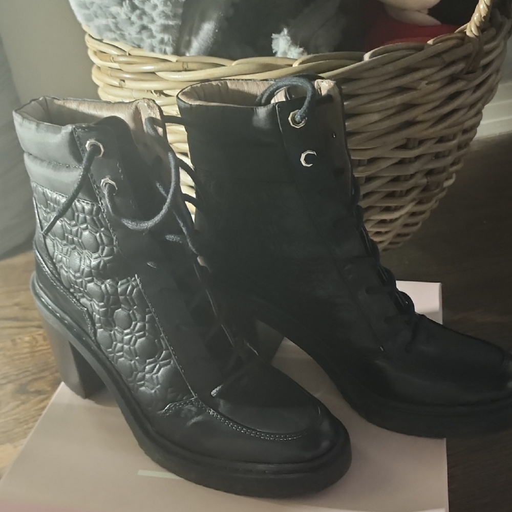 Louise et Cie Black Lace Up Quilted Boots